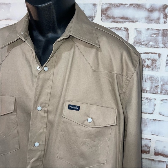 Wrangler Beige Collared Shirt - Picture 4 of 8